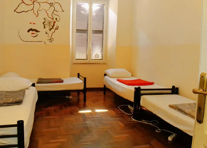 Minerva Hostel *